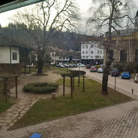 за гости първи май Apartament *