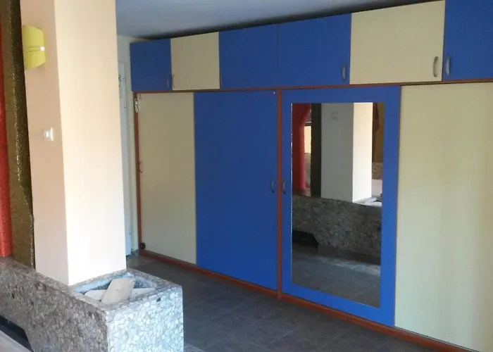 за гости първи май *